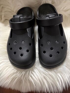 Mary Jane crocs
Brand new without tags